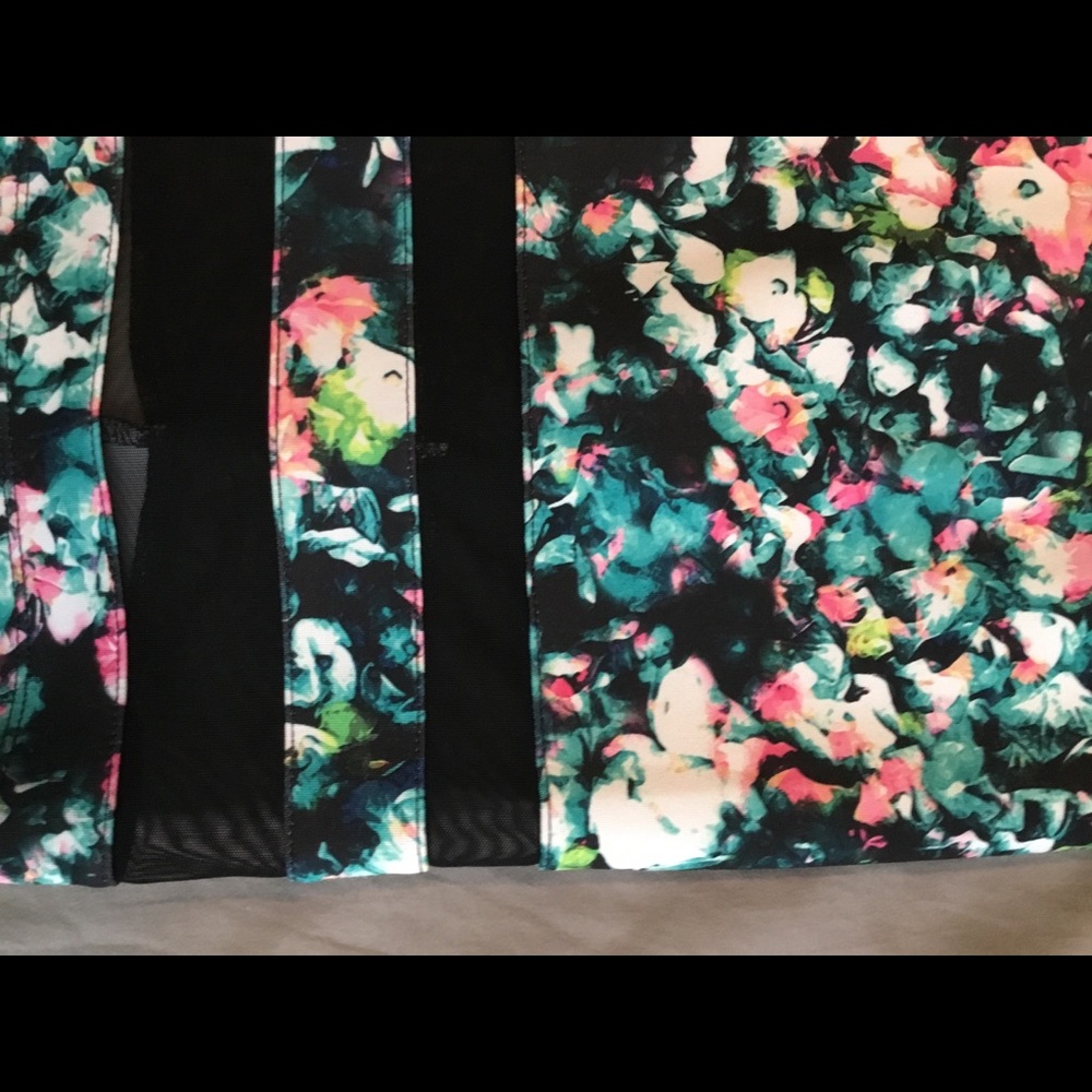 Skirt - Picture 2 of 2